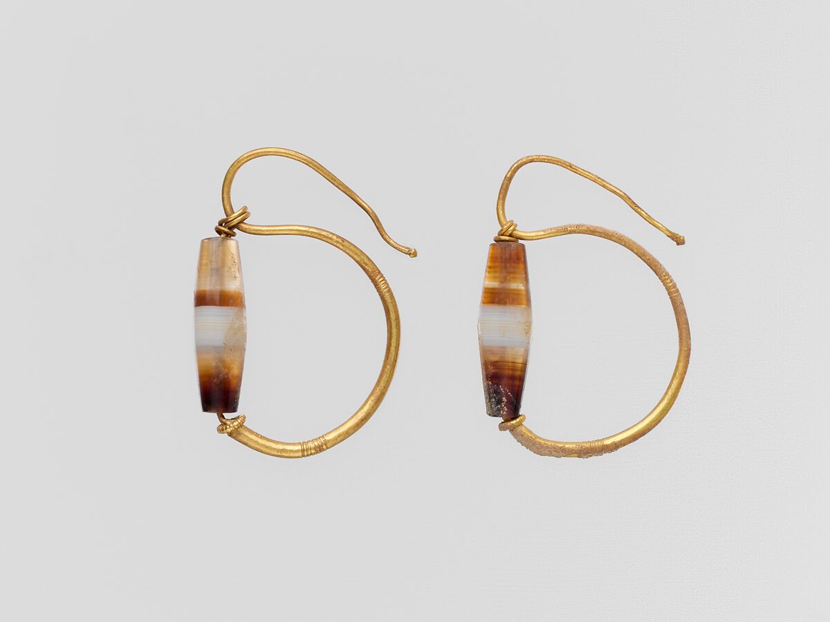 Gold earring with agate bead, Gold, agate, Roman 