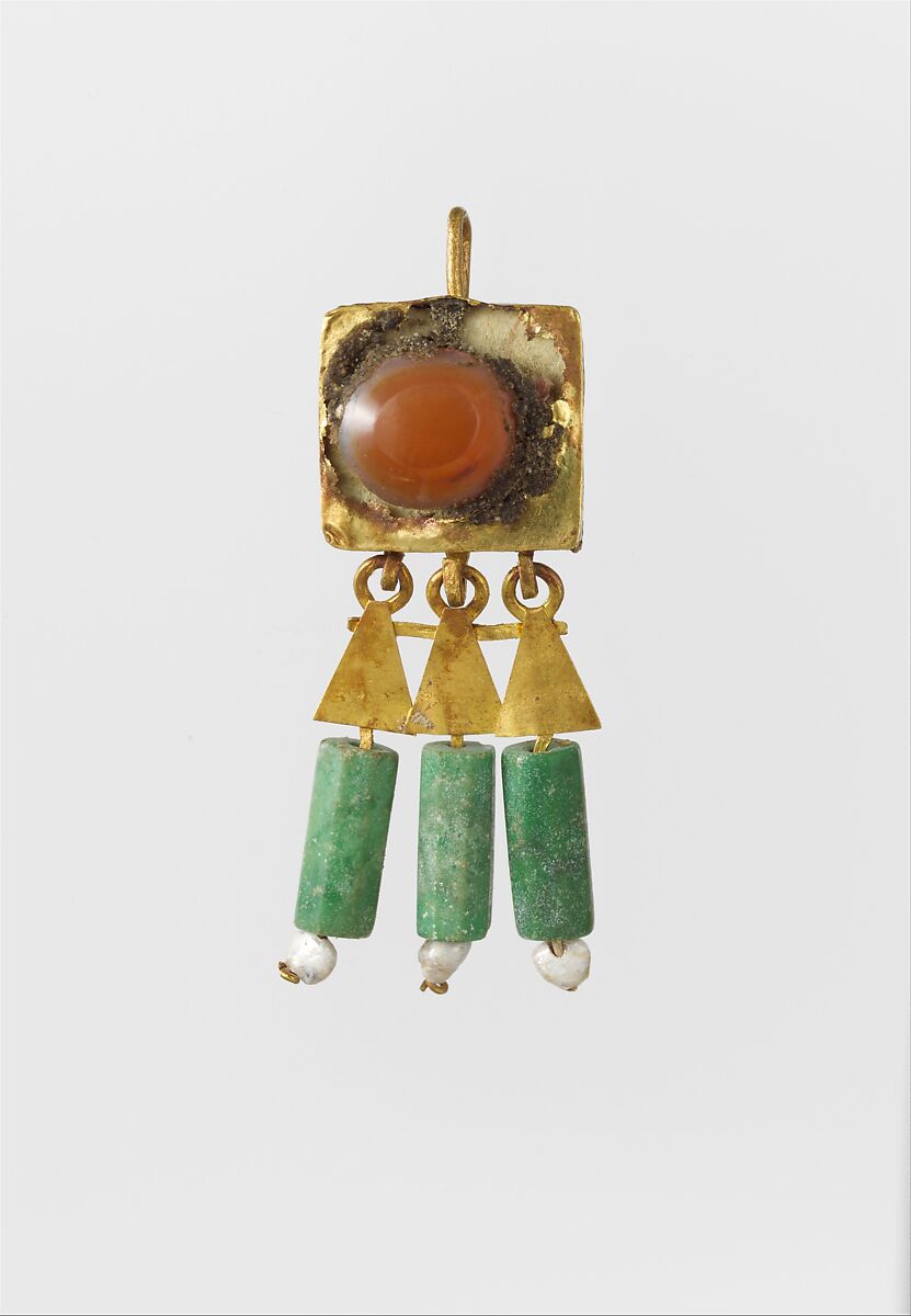 Earring-hook type, with pendants and agate setting, Gold, agate, Roman