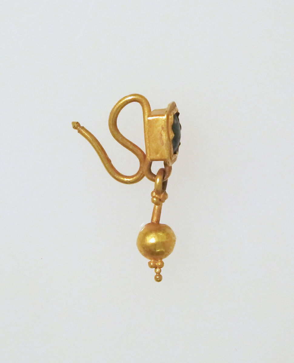 Earring-hook type with pendants and paste setting, Gold, glass paste, Roman 