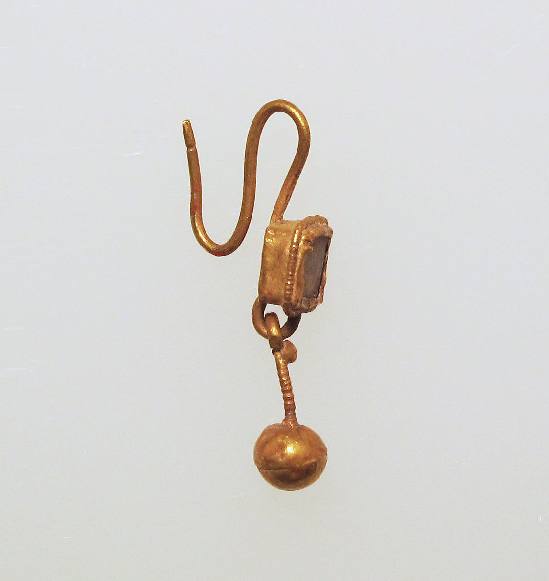 Earring-hook type with pendant, Gold, Roman 