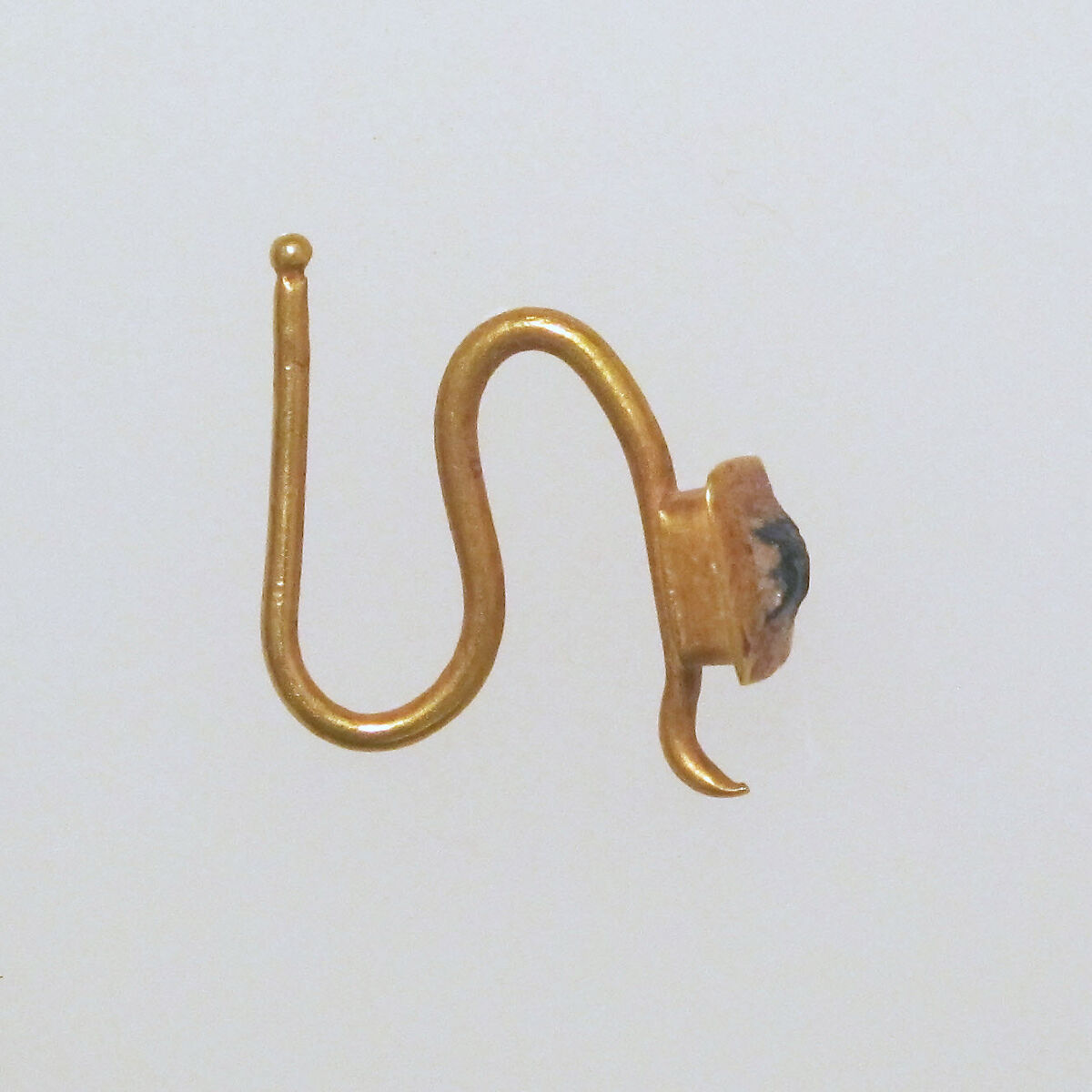 Earring-hook type with paste setting, Gold, glass paste 