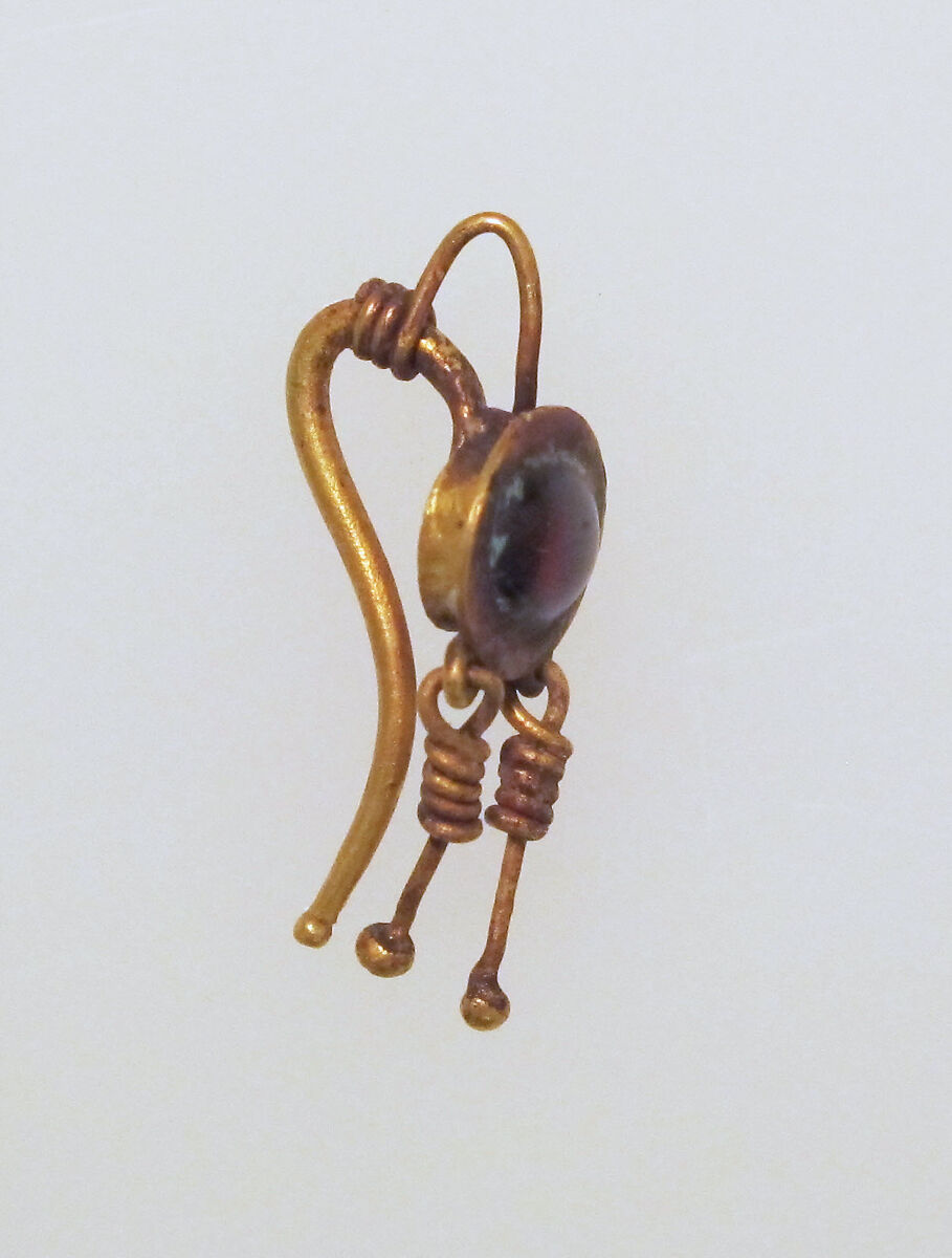 Earring-hook type with pendants and ruby setting, Gold, ruby 