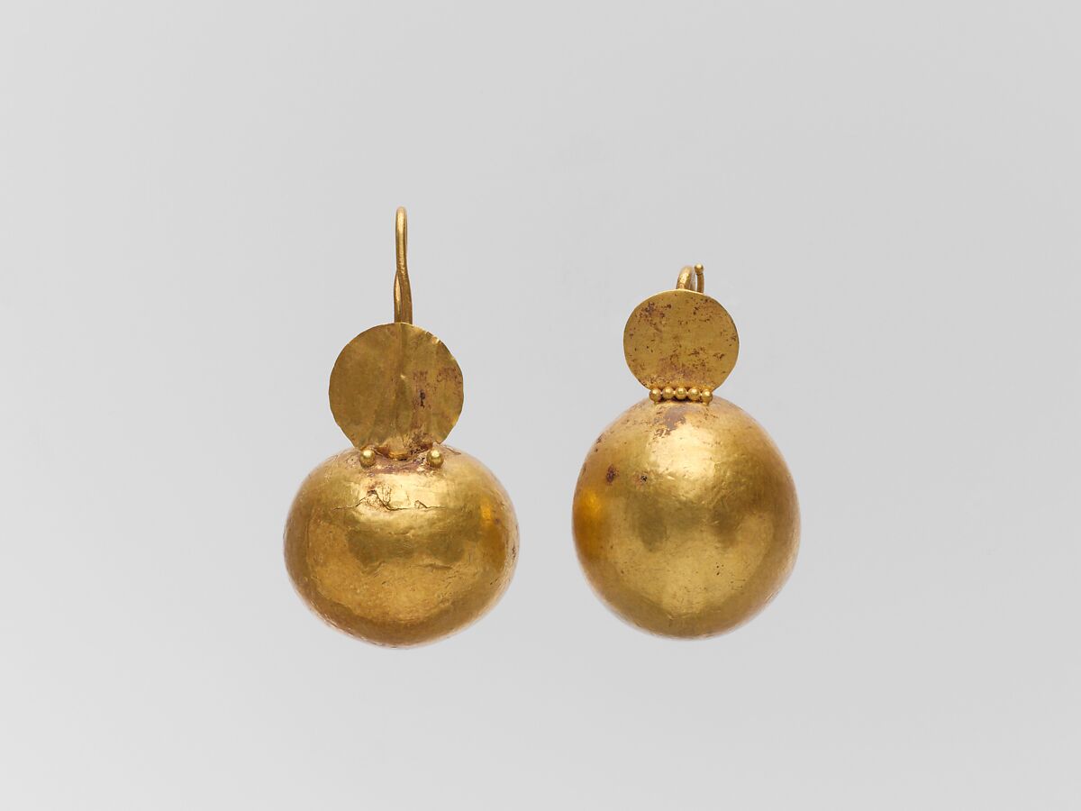 Gold earring with convex disk and small disk, Gold, Roman 
