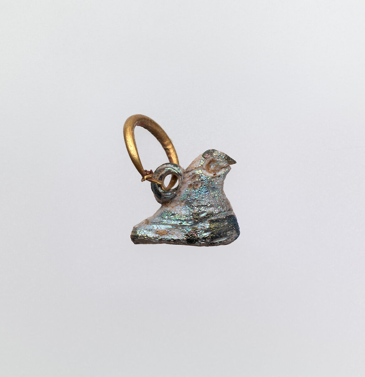 Gold earring with glass pendant in the form of a bird, Gold, glass, Phoenician 