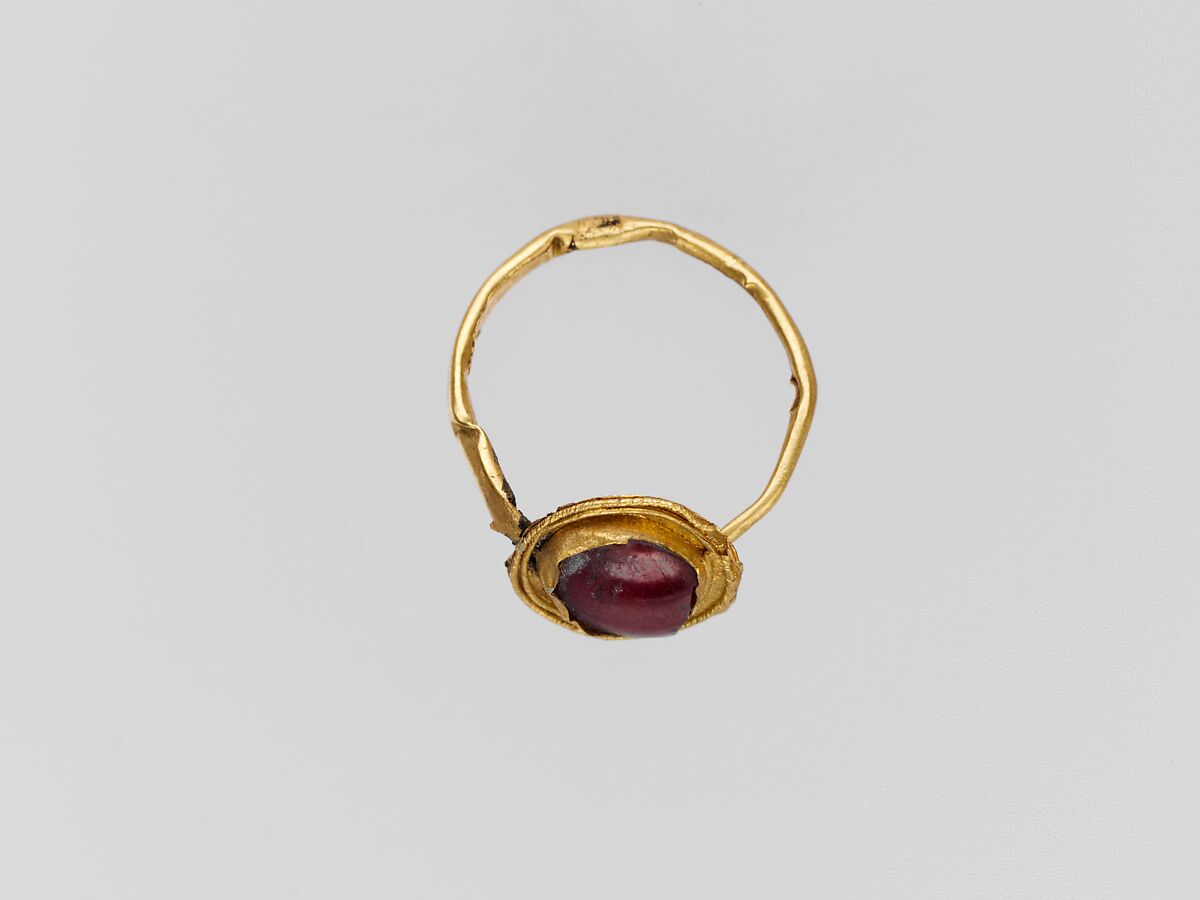 Gold ring with garnet ring stone, Gold, garnet, Greek or Cypriot 