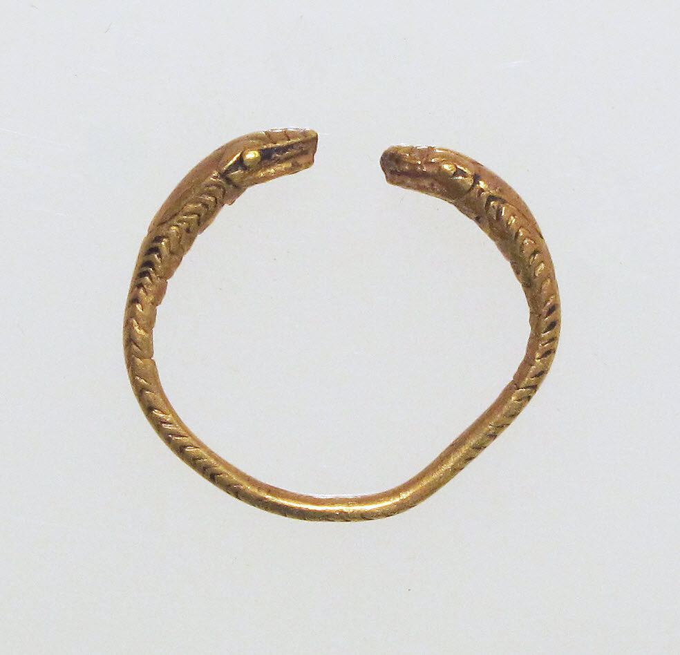 Ring, spiral with snake heads, Gold 