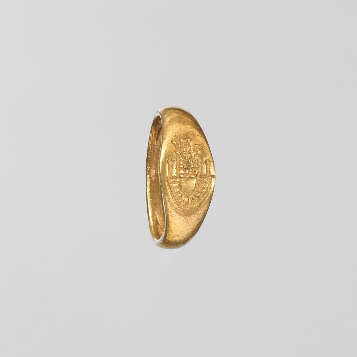 Gold ring with representation of the temple of Aphrodite at Paphos, Gold, Roman, Cypriot 