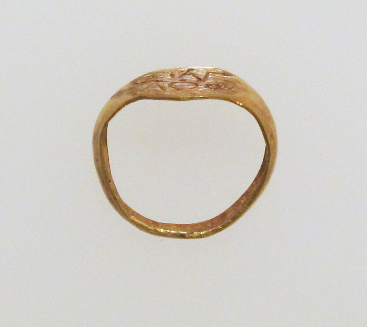 Gold ring with inscribed bezel, Gold, Roman 