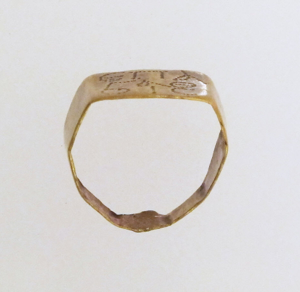 Gold ring with inscribed bezel, Gold, Roman 