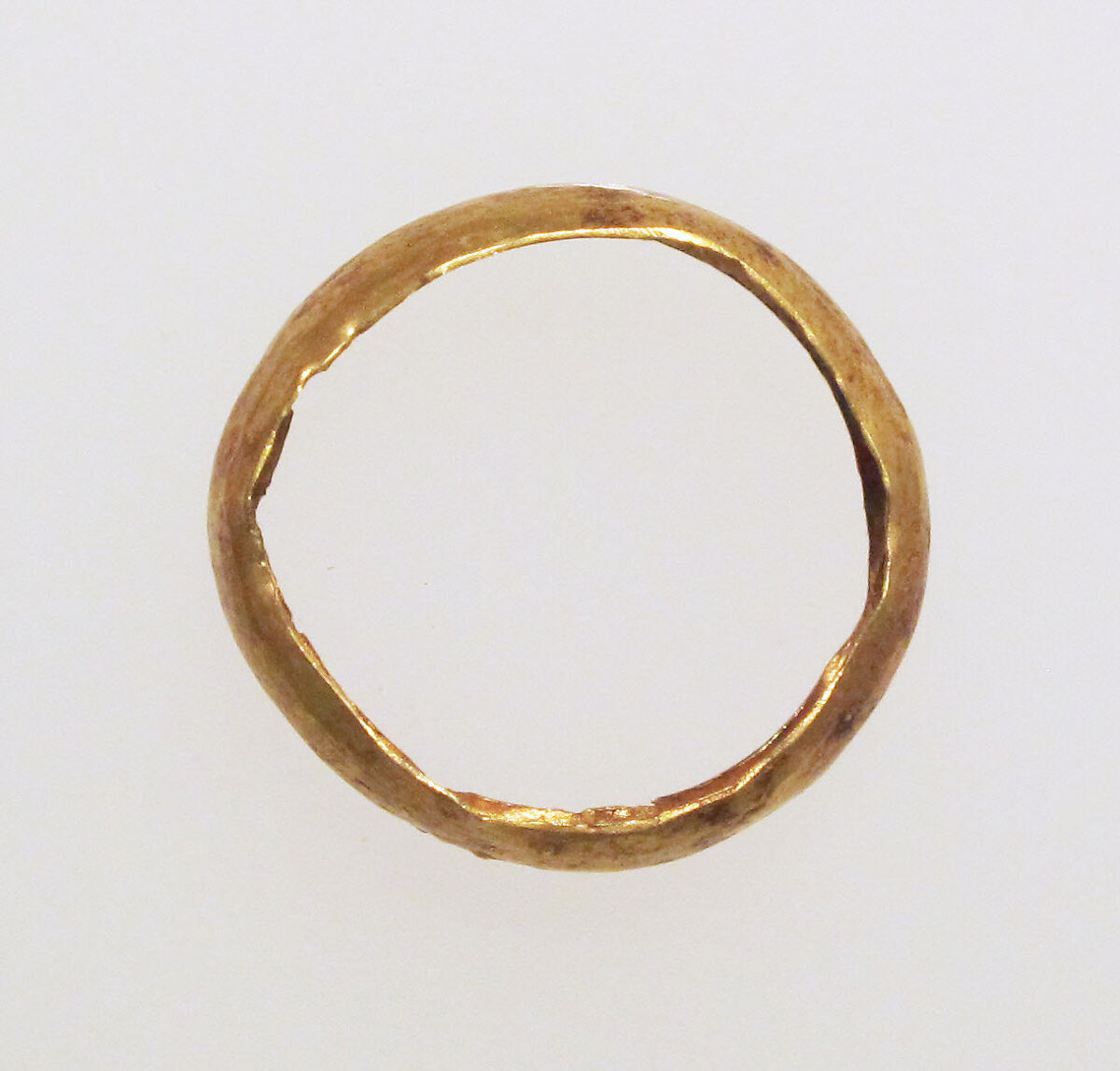 Ring with hollow hoop, Gold 