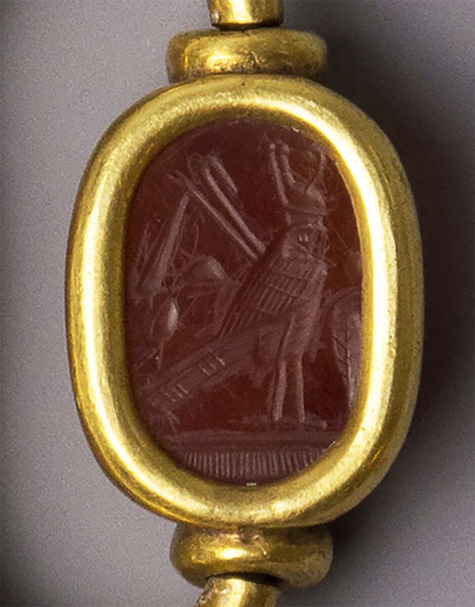 Gold pendant ring with carnelian scaraboid, Gold, carnelian (chalcedony), Cypriot