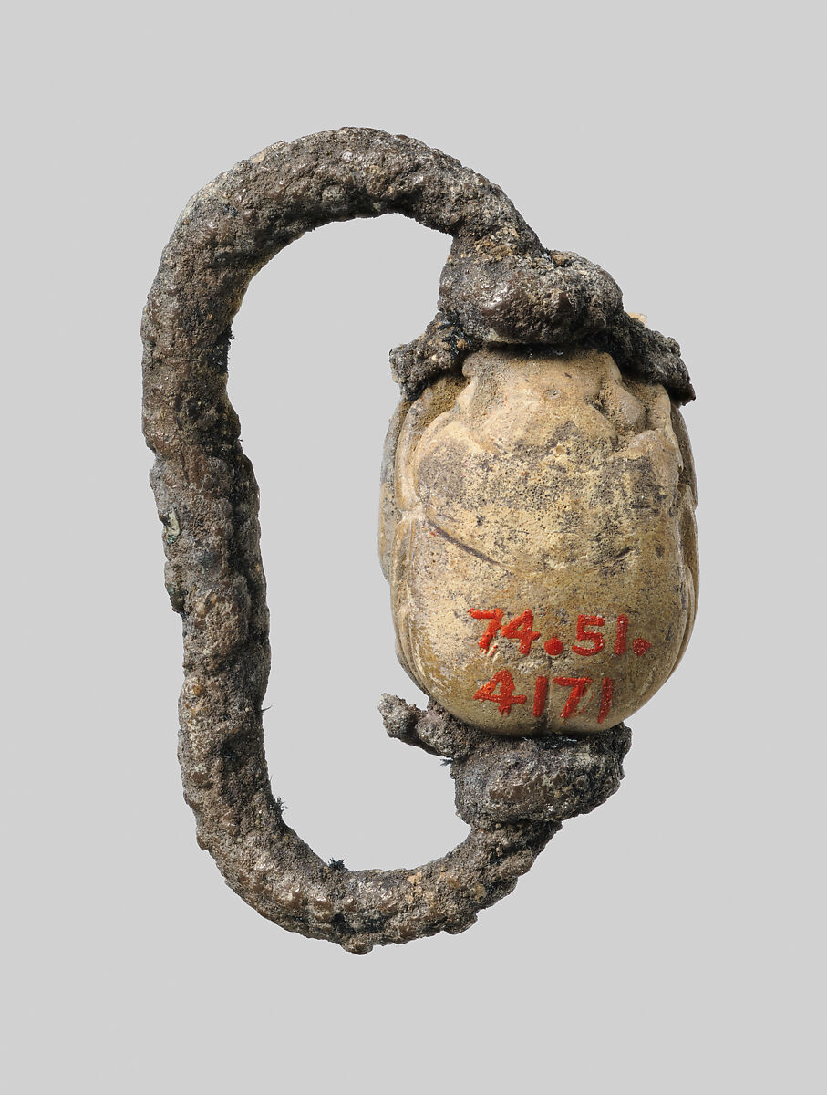 Silver pendant ring with steatite scarab, Silver, glazed steatite, Phoenician