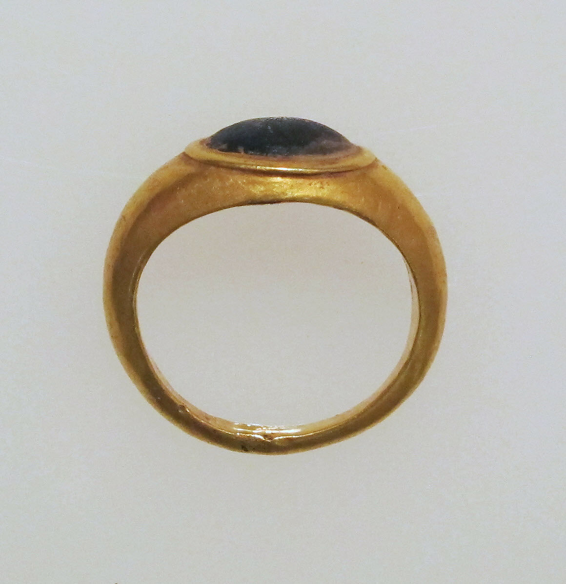 Ring with glass bezel, Gold, glass in bezel, Roman 