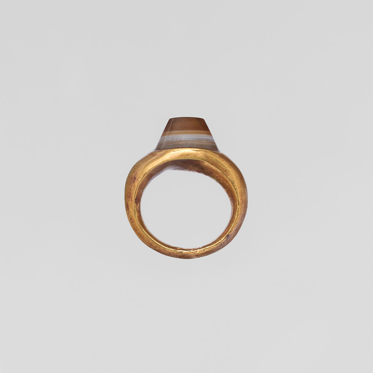 Gold and banded agate ring, Gold and banded agate (sardonyx) stone, Roman, Cypriot