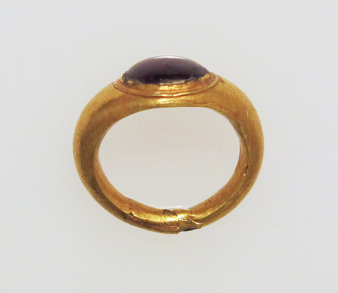 Ring with garnet, Gold, garnet 