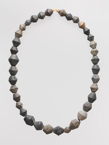 Chlorite necklace with 36 biconical beads