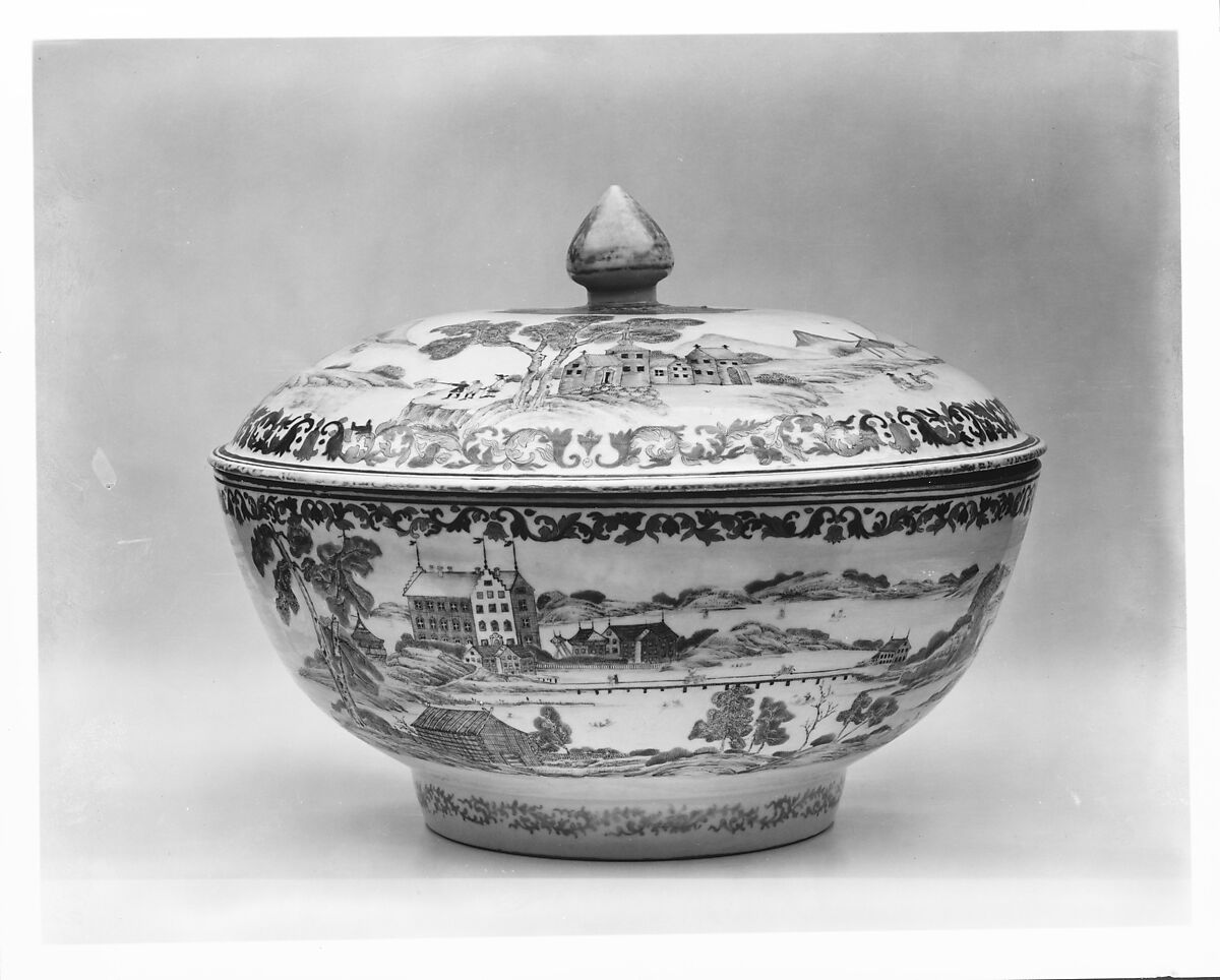 Covered Punch Bowl, Porcelain, Chinese, for Swedish market
