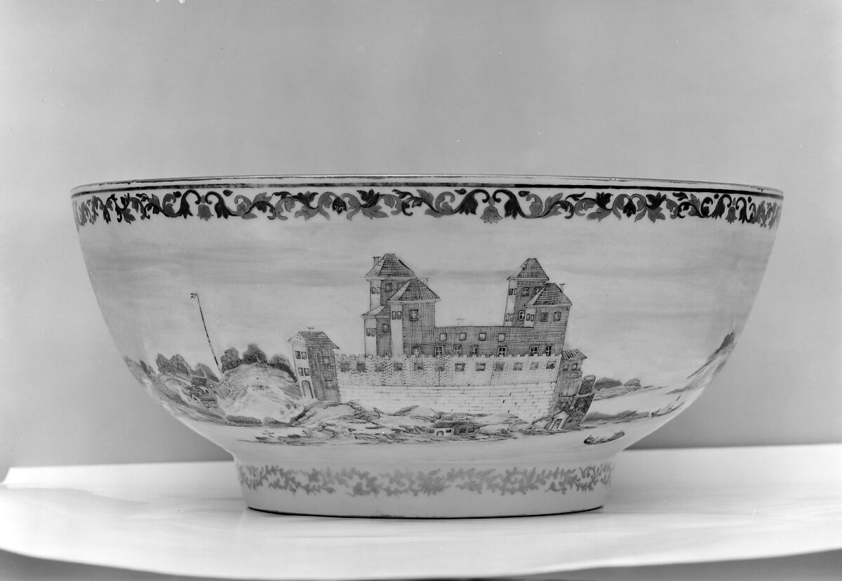 Covered Punch Bowl, Porcelain, Chinese, for Swedish market