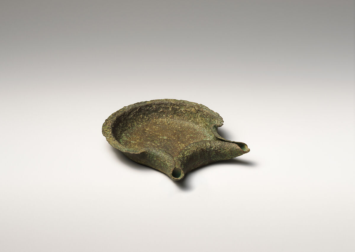 Bronze saucer-shaped lamp, Bronze, Cypriot 