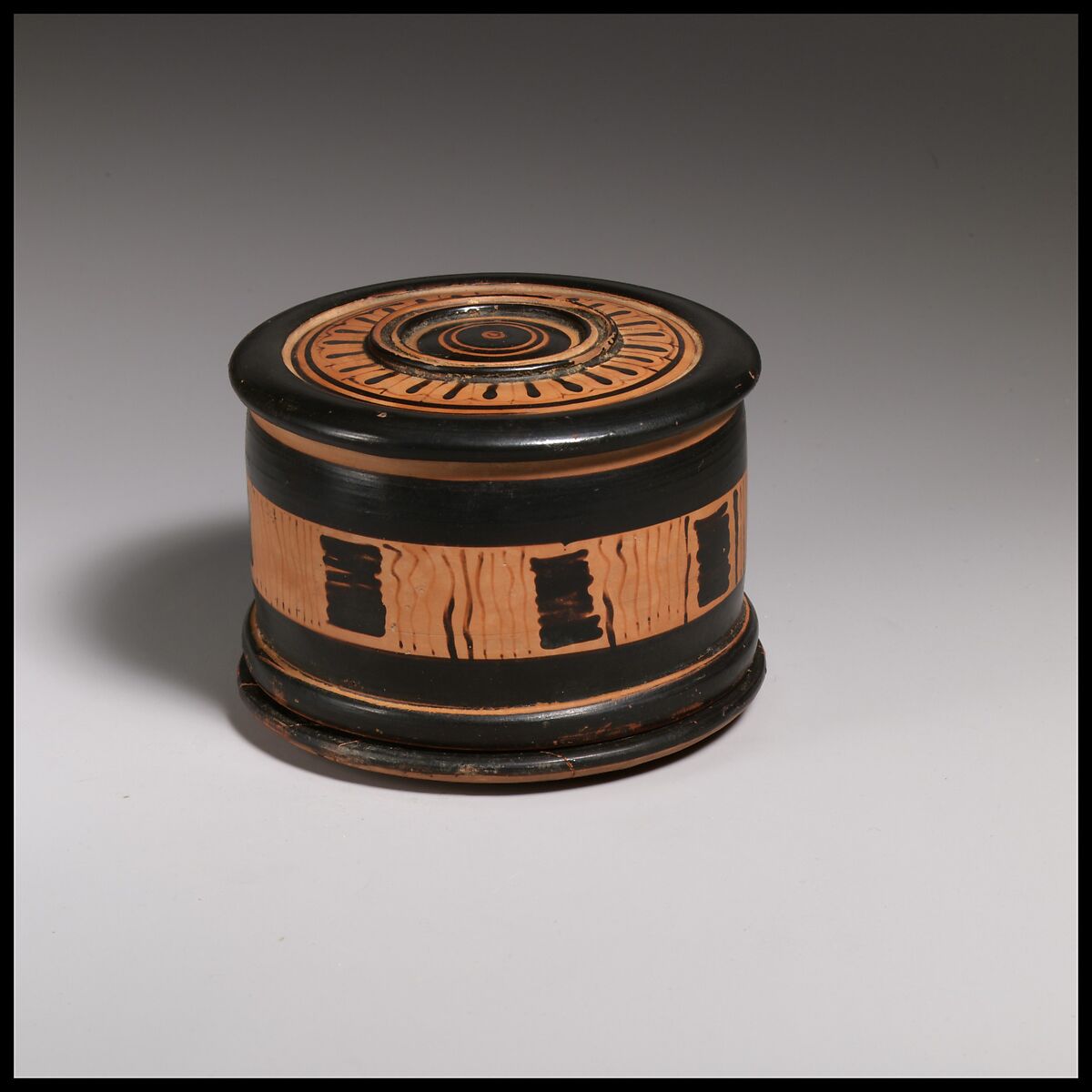 Terracotta pyxis (cosmetic box), Terracotta, Greek, Boeotian 