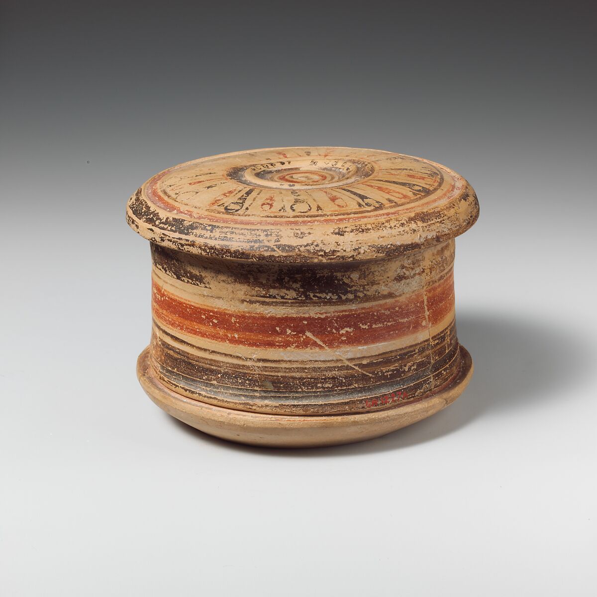 Terracotta pyxis (box), Terracotta, Greek, Corinthian 