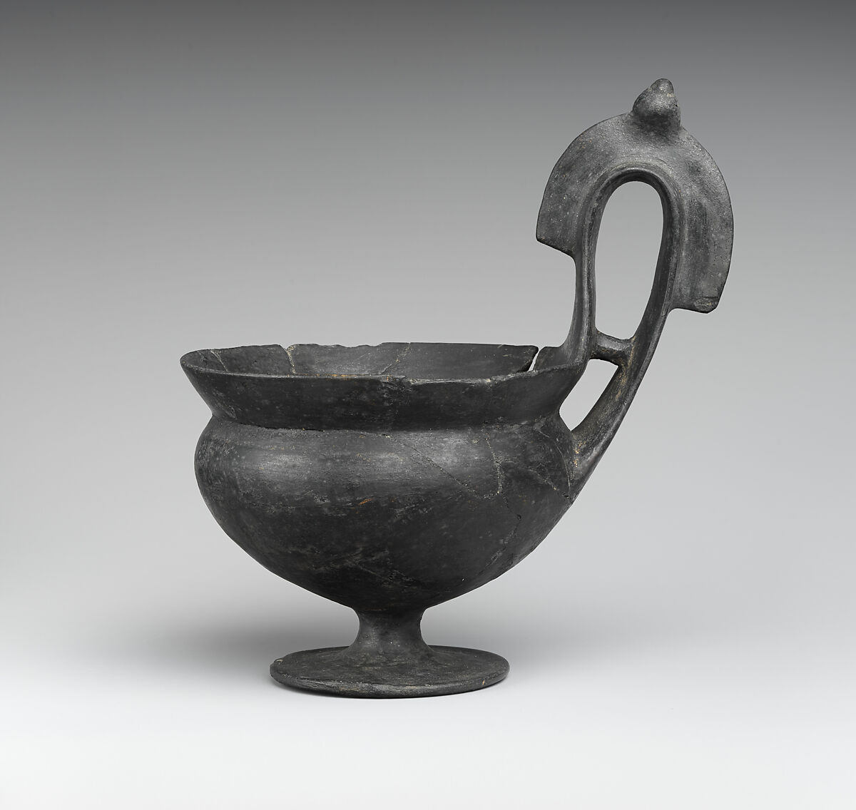 Terracotta stemmed kyathos (single-handled cup), Terracotta, Etruscan