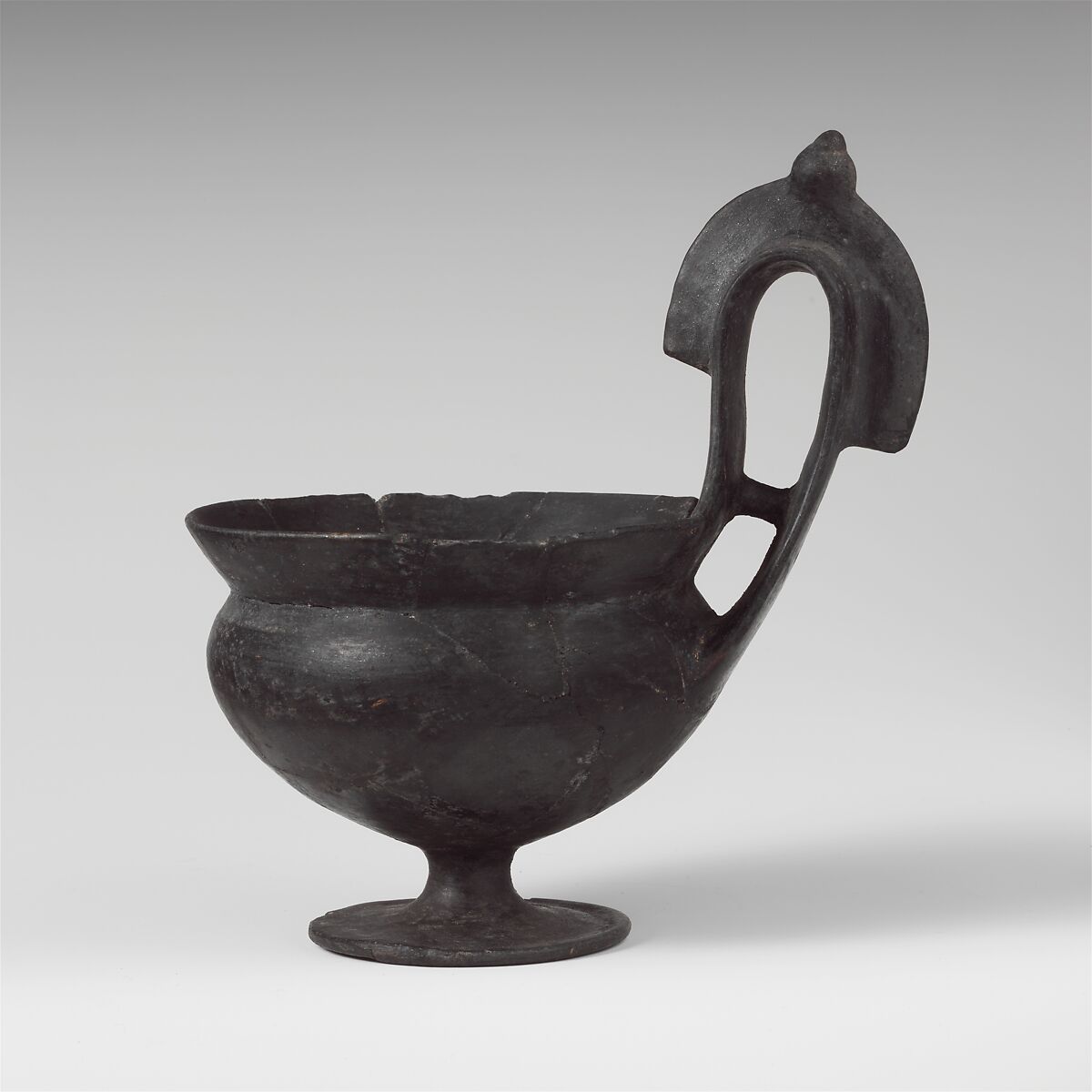 Terracotta stemmed kyathos (single-handled cup), Terracotta, Etruscan 