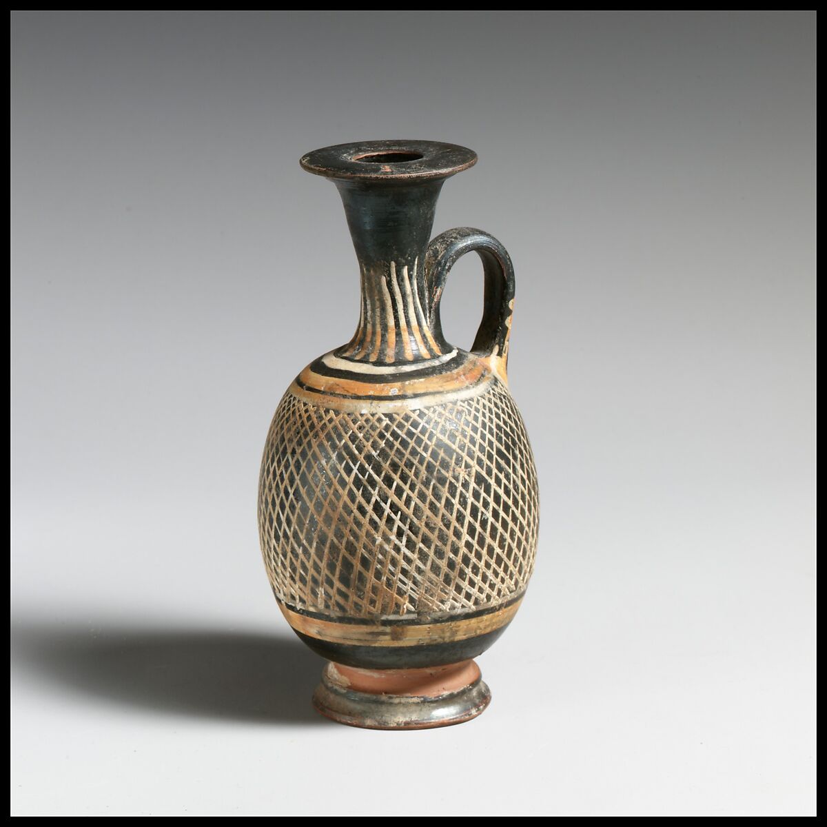 Squat lekythos, Terracotta, Greek, South Italian, Apulian 