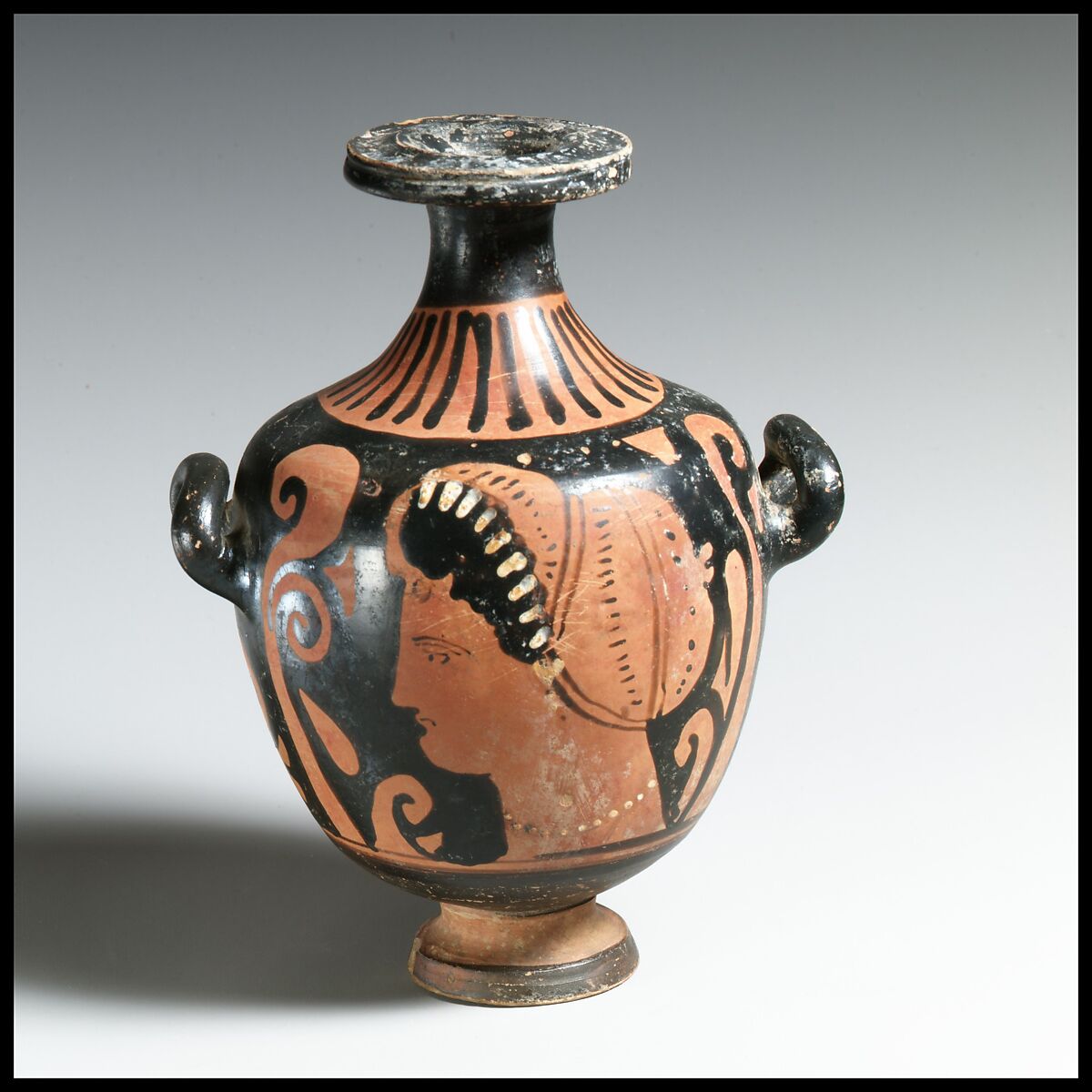 Hydria, Attributed to the Perth Group, Terracotta, Greek, South Italian, Apulian 