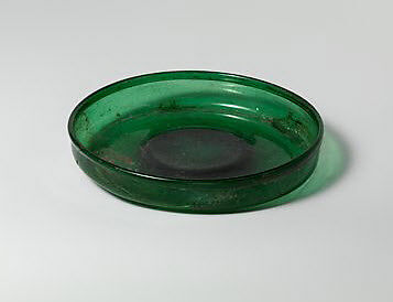 Glass dish