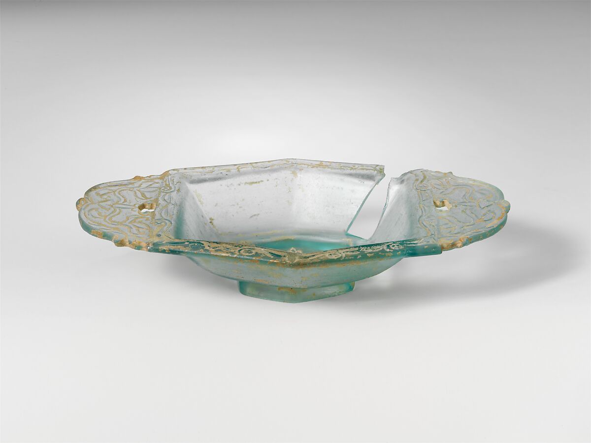 Glass dish