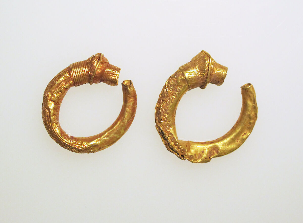 Earring, trumpet-shaped, Gold, Etruscan 
