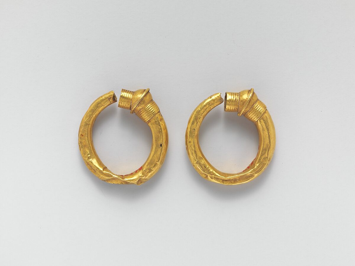 Gold trumpet-shaped earrings, Gold, Etruscan 