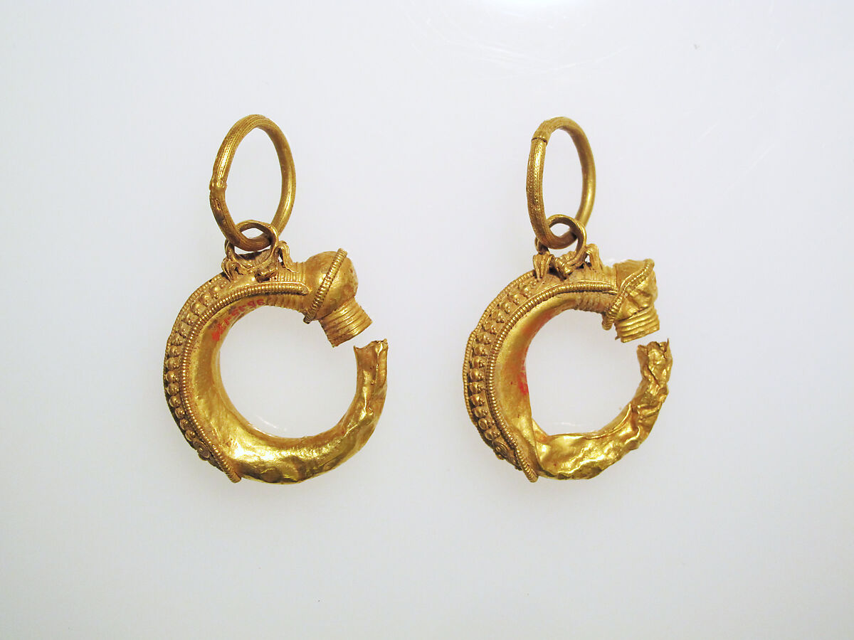 Earrings, trumpet-shaped, Gold, Etruscan 