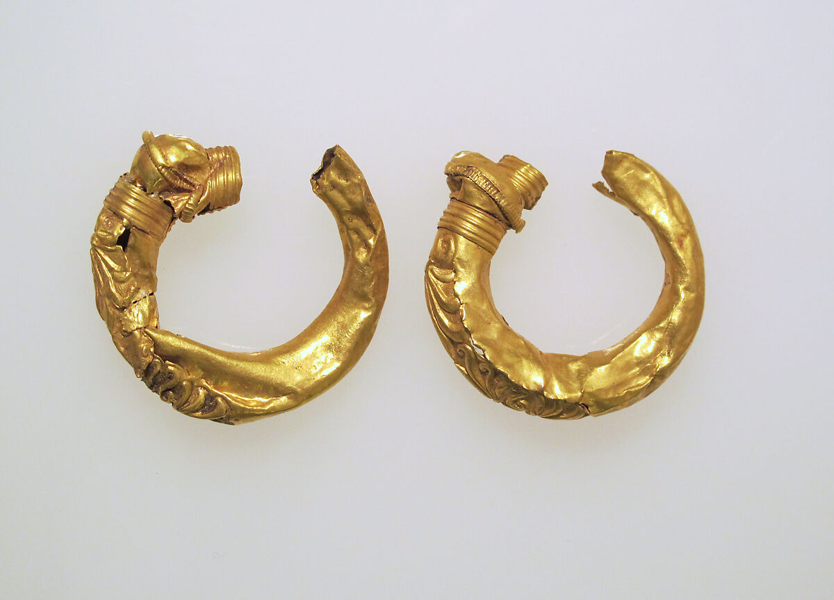 Earring, trumpet-shaped | Etruscan | The Metropolitan Museum of Art