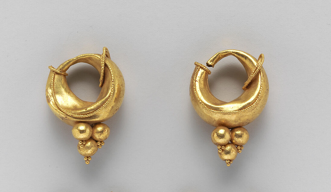 Gold boat-shaped earrings, Gold, Etruscan 