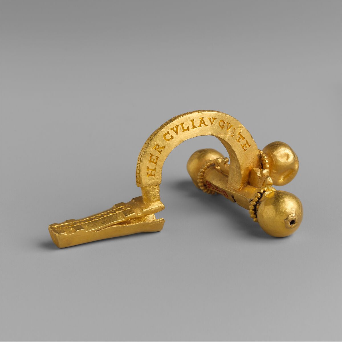 Gold crossbow fibula (brooch), Gold, Roman 