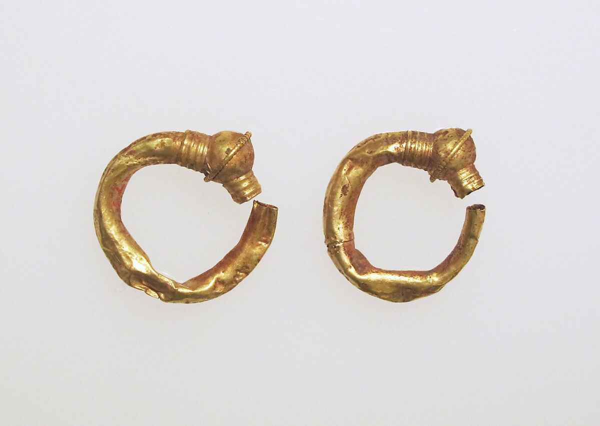Earring, trumpet-shaped, Gold, Etruscan 