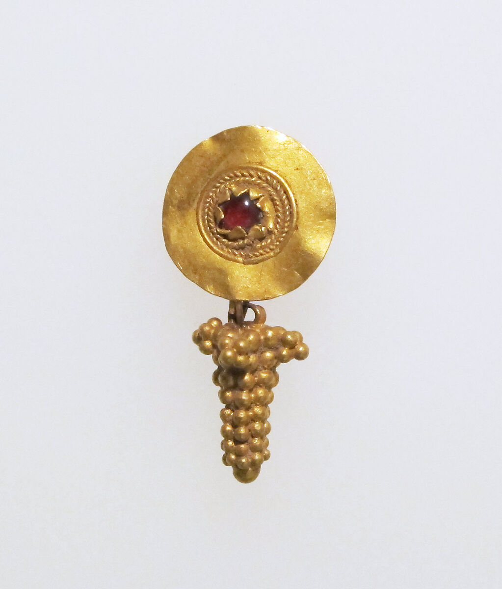 Earring with disc, suspended grapes, Gold, garnet 