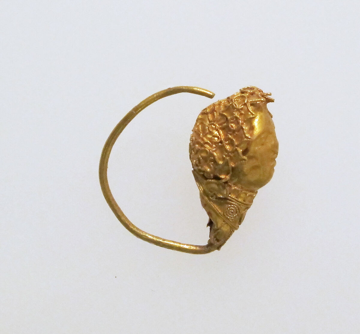 Earring with head of woman, Gold, Etruscan 