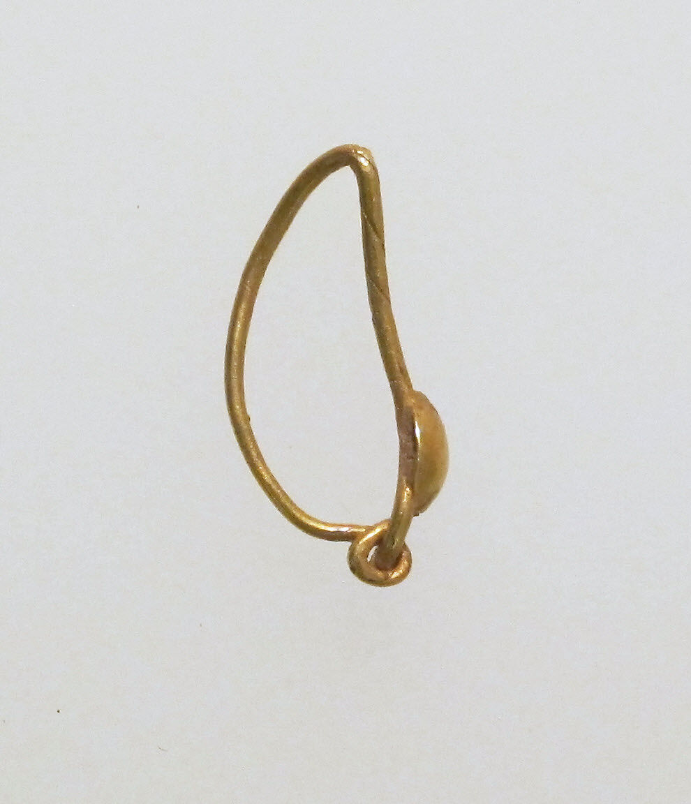 Earring with disc, Gold, Etruscan 