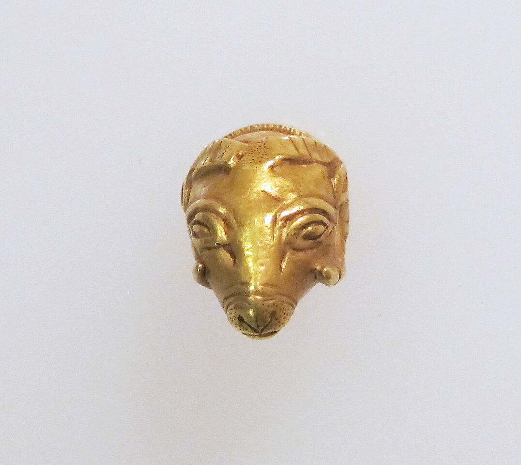 Pendant in the form of a ram's head, Gold