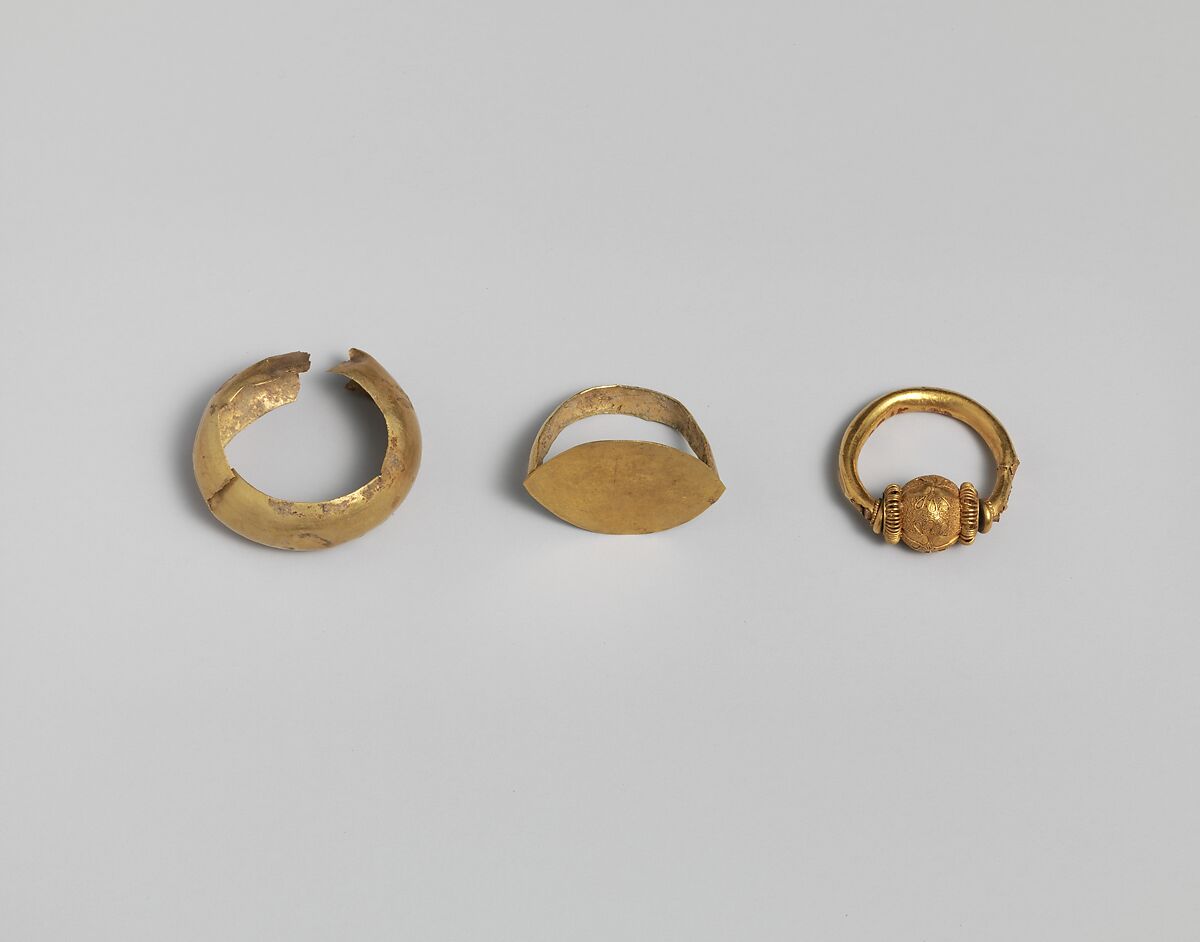 Gold ring with elliptical bezel, Gold, Etruscan