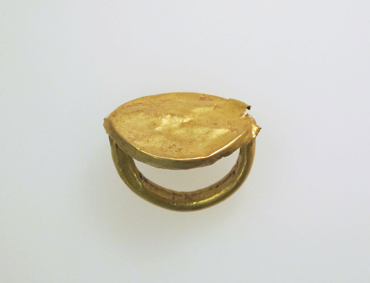 Gold ring with elliptical bezel, Gold, Etruscan 