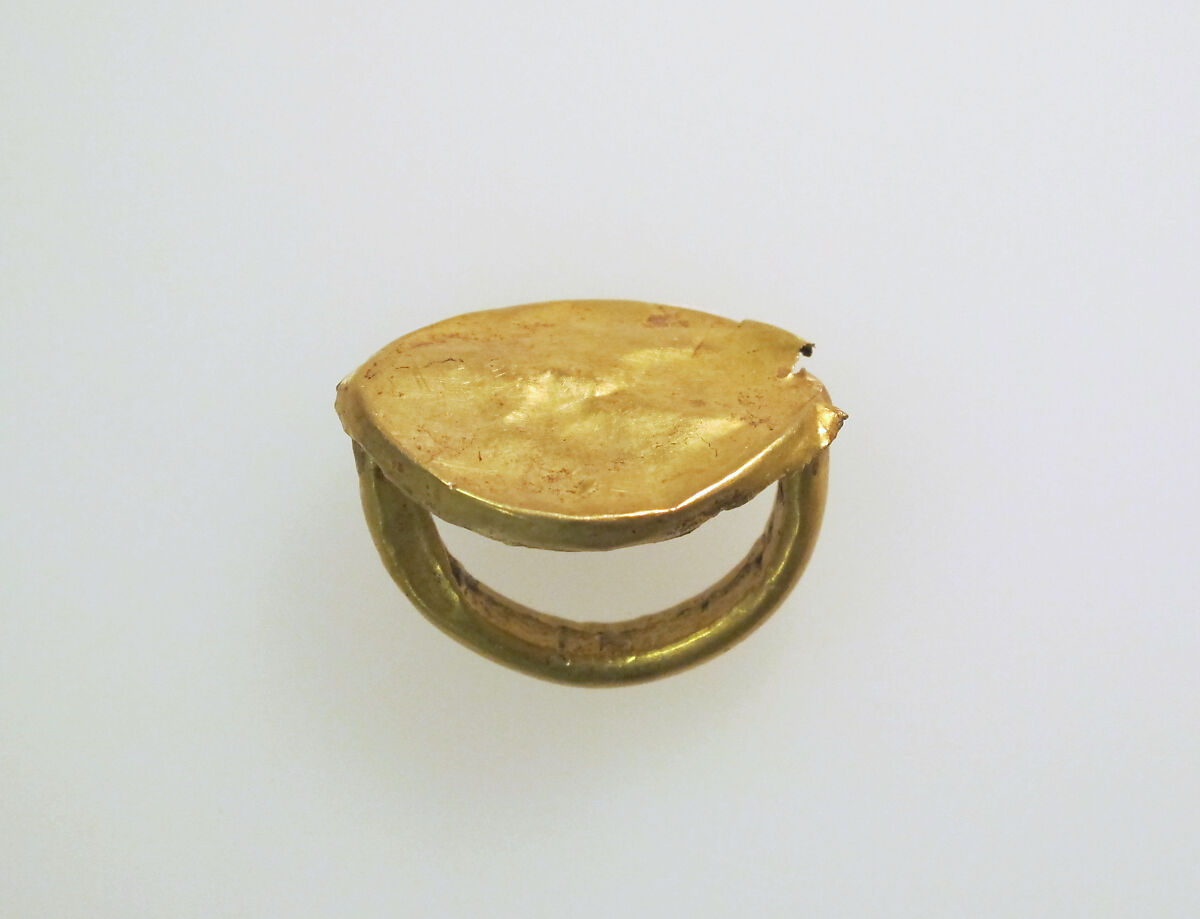 Gold ring with elliptical bezel, Gold, Etruscan