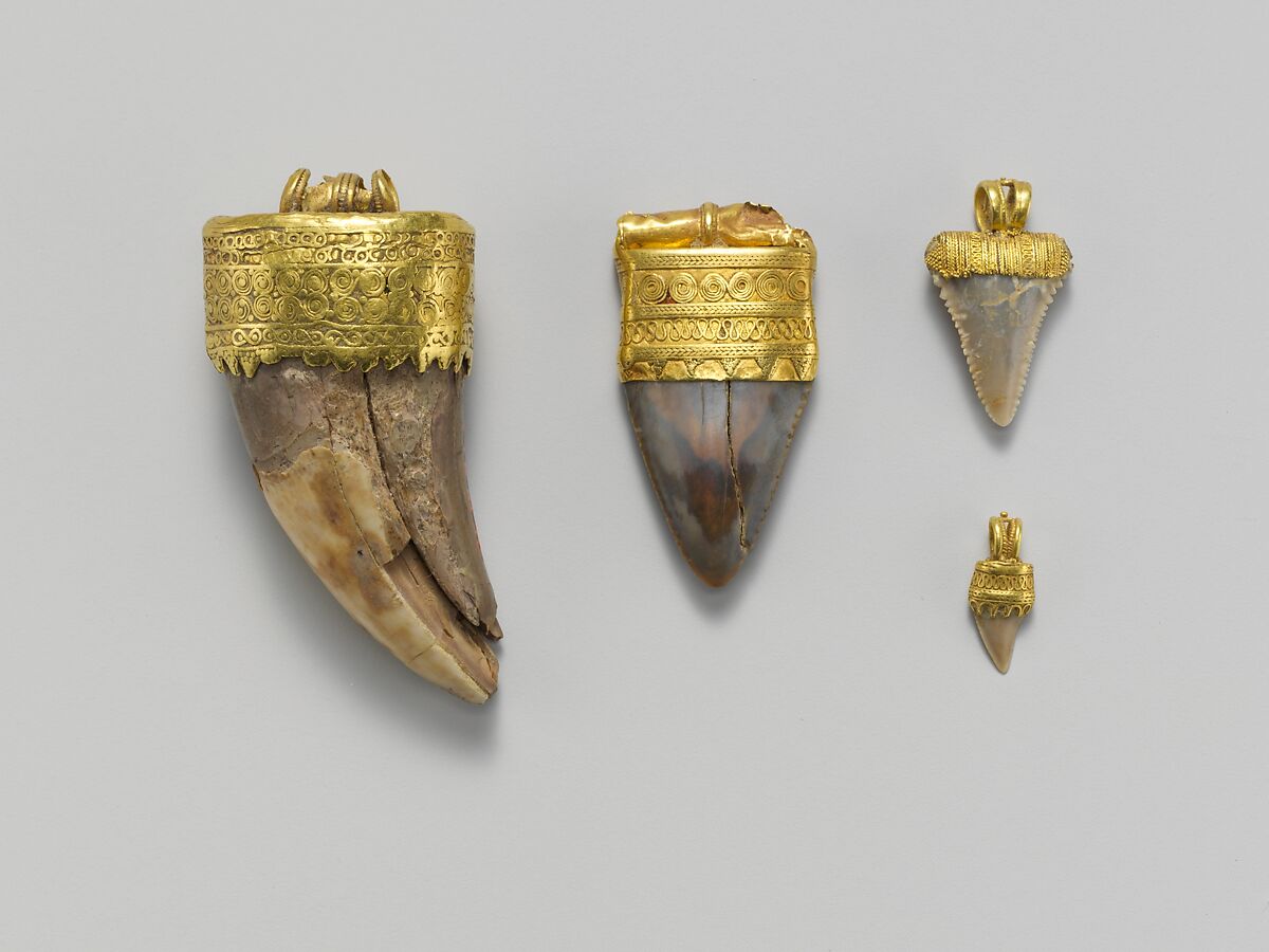 Tooth pendant set in gold, Gold, bone, Etruscan