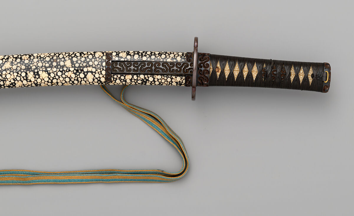 グリ彫金具脇指拵 Blade and Mounting for a Short Sword (<i>Wakizashi</i>), 尾張関 Owari-Seki (Japanese, active 17th century), Steel, wood, lacquer, ray skin (<i>same</i>), baleen, copper-gold alloy (<i>shakudō</i>), copper (<i>hiirodō</i>), Japanese