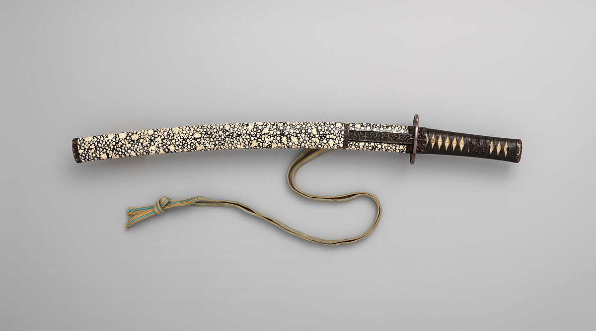 グリ彫金具脇指拵 Blade and Mounting for a Short Sword (<i>Wakizashi</i>), 尾張関 Owari-Seki (Japanese, active 17th century), Steel, wood, lacquer, ray skin (<i>same</i>), baleen, copper-gold alloy (<i>shakudō</i>), copper (<i>hiirodō</i>), Japanese