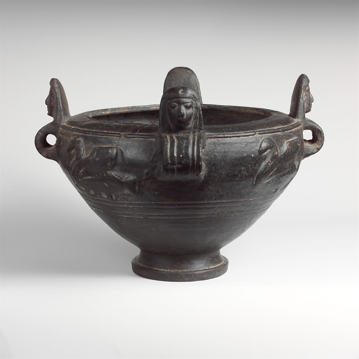 Terracotta bowl with lid | Etruscan | Archaic | The Met