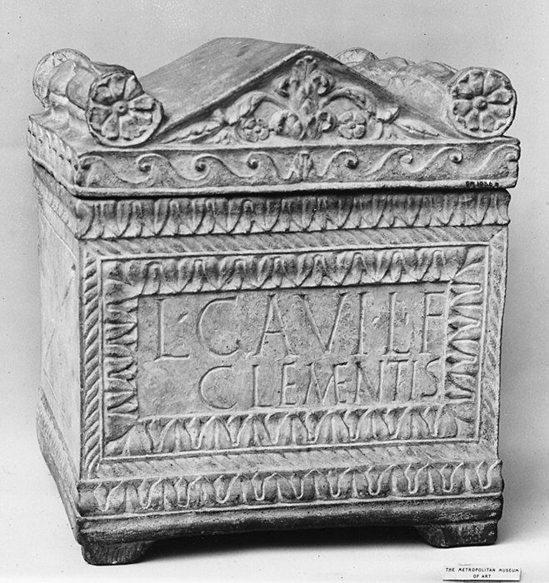 Marble cinerary chest with lid, Marble, Roman 